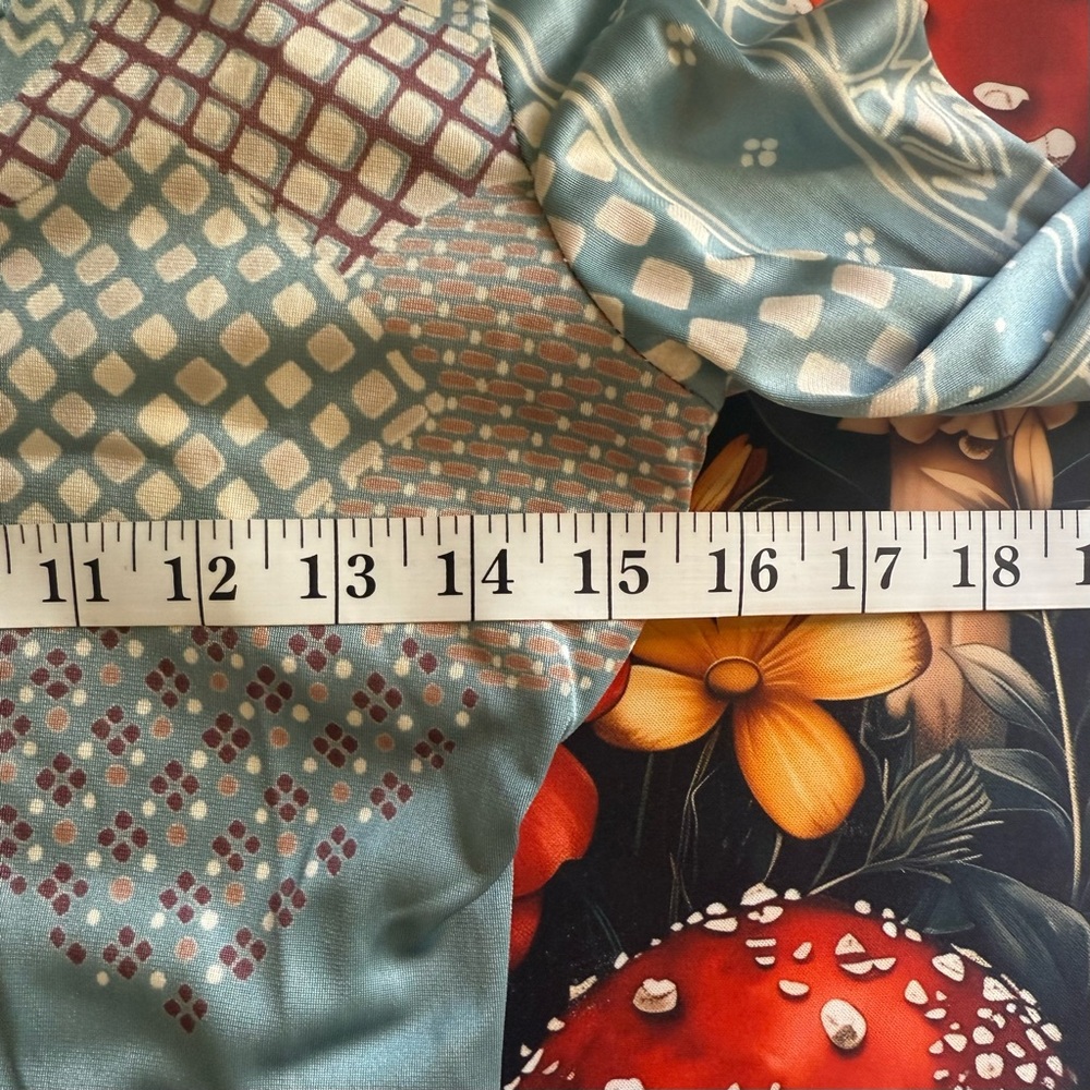 Vintage retro - Geometric Patterned Button-Up Shirt - Picture 13 of 16